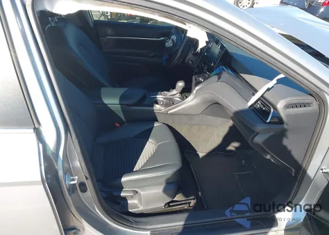 2022 Toyota Camry Se z USA, uszkodzony, nr VIN 4T1G11AK3NU644122